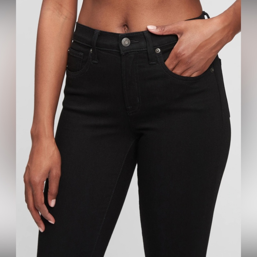 GAP Mid Rise True Skinny Jeans Black sz 30 Reg